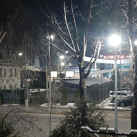 Apartments On Ahmetova 4 알마티 외부 사진